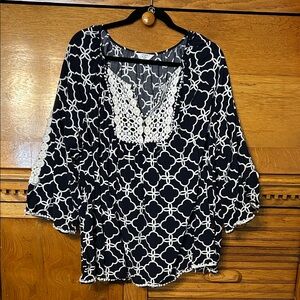 Crown & Ivy Navy White Geometric Pattern Top with Lace Detail 3/4 Sleeve Preppy